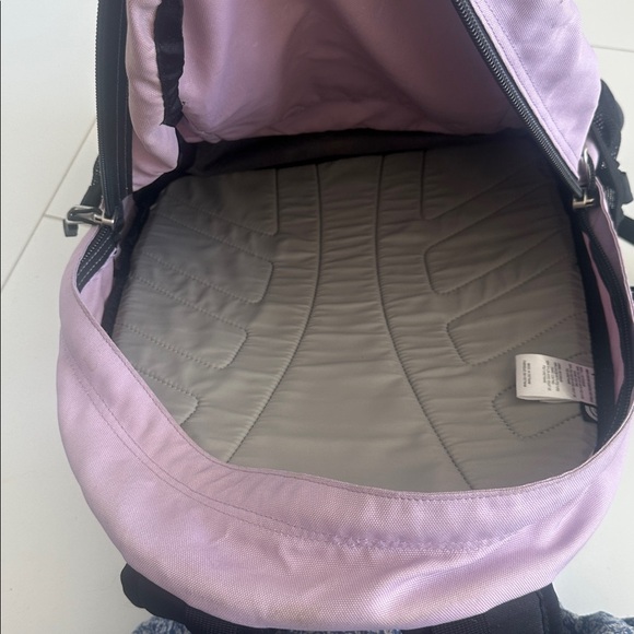The North Face Jester Lavender and Black Backpack EUC - Picture 6 of 6